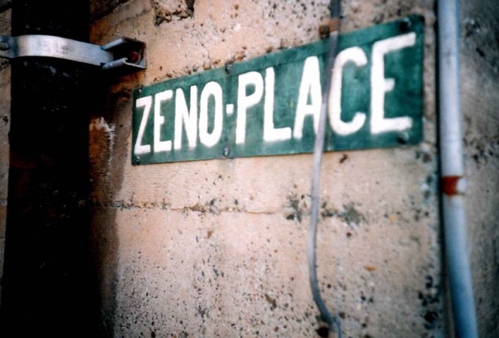 a picture called zeno2  Small  should be here...